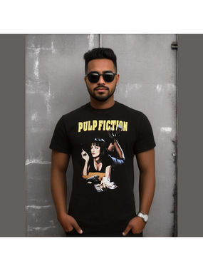 Vintage Pulp Fiction Mia Wallace Classic Poster Tshirt Men/Women's Black Medium